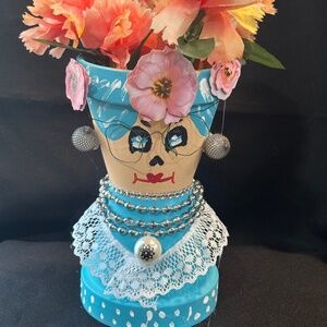 Lady Flower pot